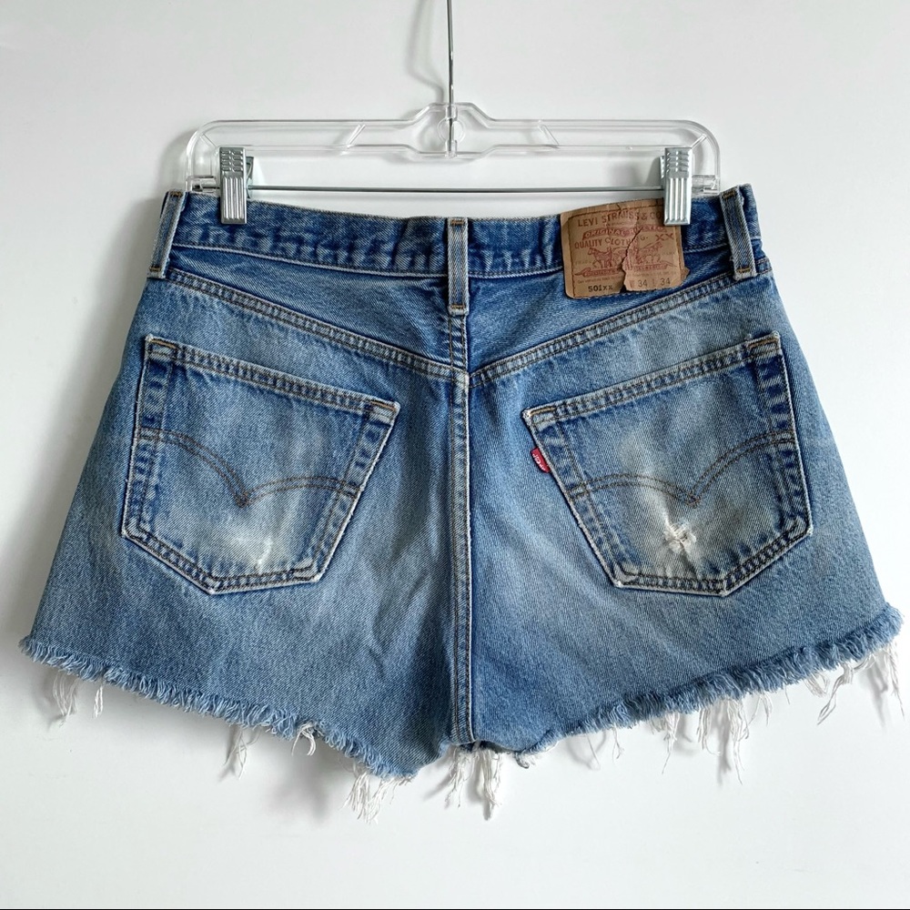 ● ∸ ●
Vintage Levis 501 Shorts